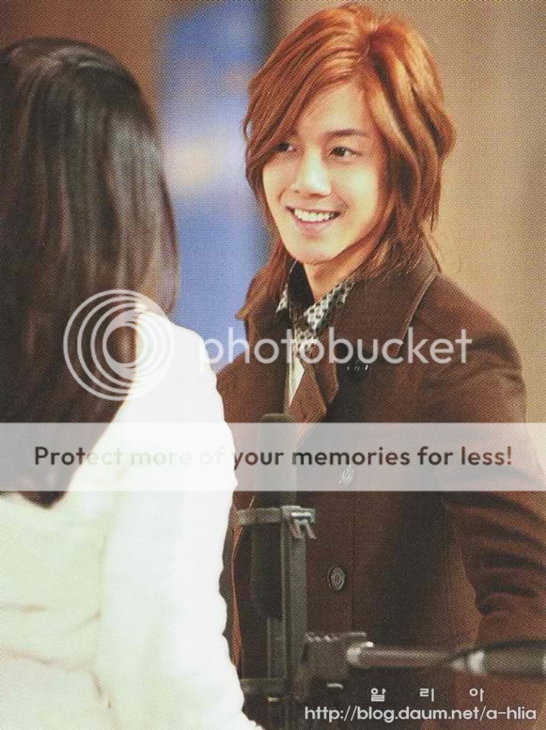 [photobook] Boys Before Flowers Official Photobook 1247133E4D6A7A5C0C57CF