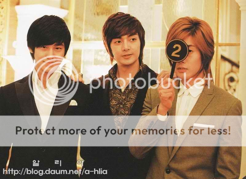 [photobook] Boys Before Flowers Official Photobook 135B993D4D6A7A5F0FFD28