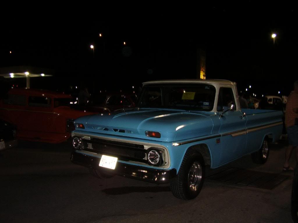 wendy s - Round Rock Car Show tonight at Wendy's Wcarshro023