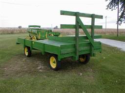 Les JOHN DEERE ...et autres miniatures de l'oncle Tom ! - Page 3 061295_small_JD_Hay_wagon_1