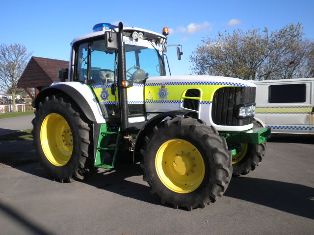 Un John Deere un peu particulier... PB130083