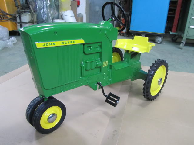 Les JOHN DEERE ...et autres miniatures de l'oncle Tom ! - Page 5 IMG_2820_zps88431b8b