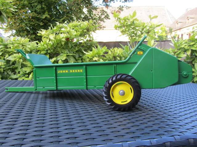 Les JOHN DEERE ...et autres miniatures de l'oncle Tom ! - Page 4 IMG_2757