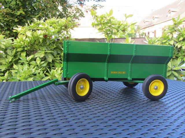 Les JOHN DEERE ...et autres miniatures de l'oncle Tom ! - Page 4 IMG_2767