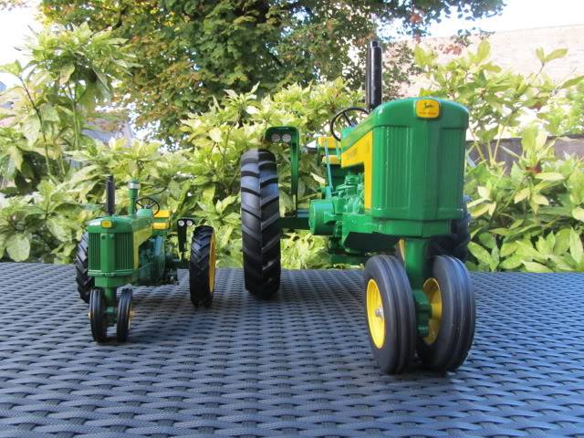 Les JOHN DEERE ...et autres miniatures de l'oncle Tom ! - Page 5 IMG_2779