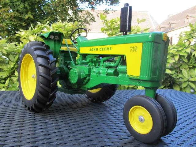 Les JOHN DEERE ...et autres miniatures de l'oncle Tom ! - Page 5 IMG_2783