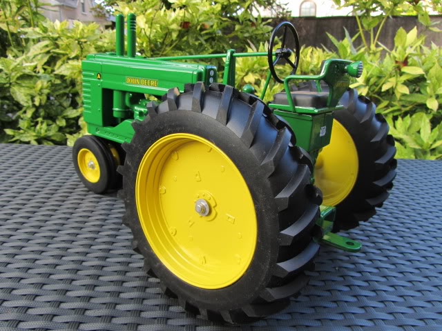 Les JOHN DEERE ...et autres miniatures de l'oncle Tom ! - Page 5 IMG_2788