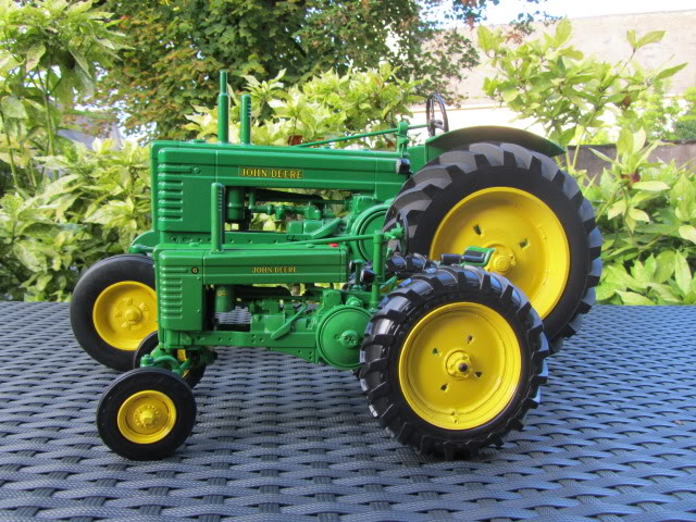 Les JOHN DEERE ...et autres miniatures de l'oncle Tom ! - Page 5 IMG_2792