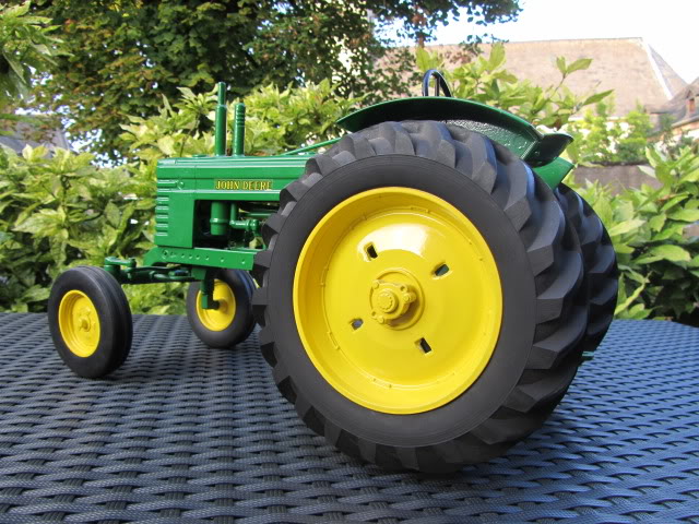 Les JOHN DEERE ...et autres miniatures de l'oncle Tom ! - Page 5 IMG_2794