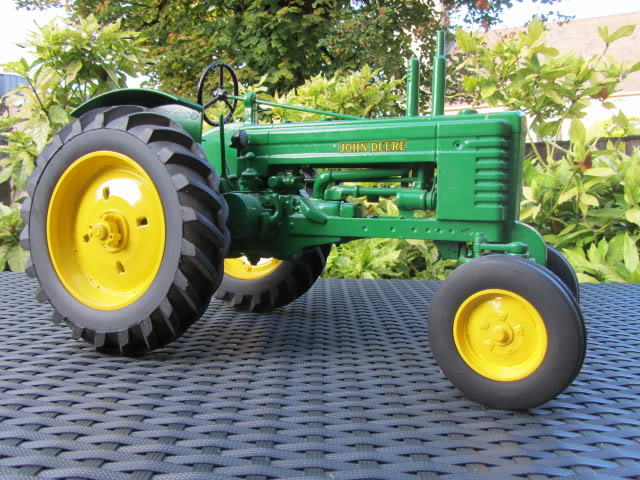 Les JOHN DEERE ...et autres miniatures de l'oncle Tom ! - Page 5 IMG_2795