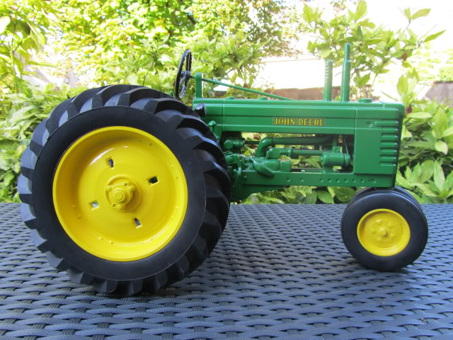 Les JOHN DEERE ...et autres miniatures de l'oncle Tom ! - Page 5 IMG_2796