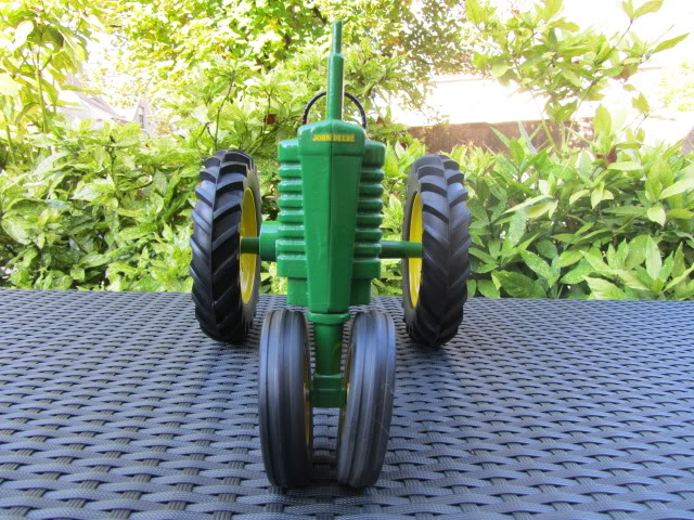 Les JOHN DEERE ...et autres miniatures de l'oncle Tom ! - Page 5 IMG_2797