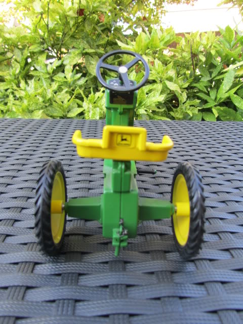 Les JOHN DEERE ...et autres miniatures de l'oncle Tom ! - Page 5 IMG_2805