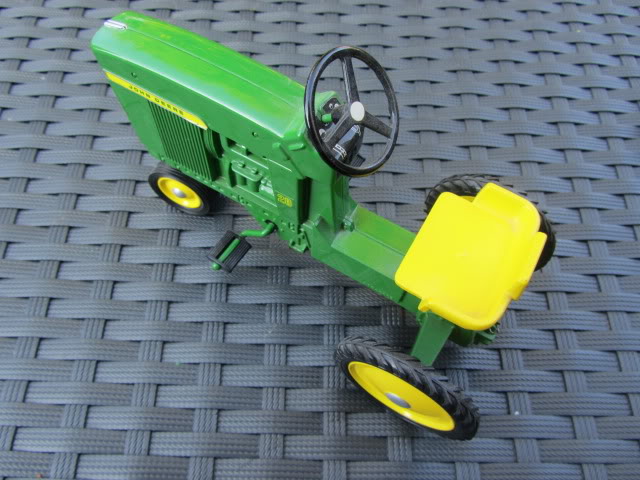 Les JOHN DEERE ...et autres miniatures de l'oncle Tom ! - Page 5 IMG_2807