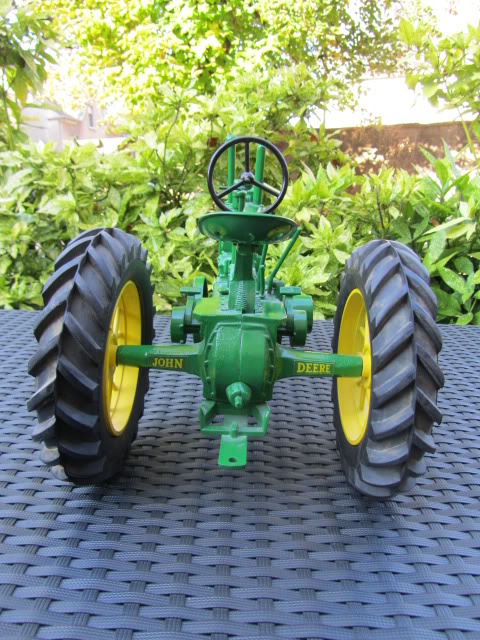 Les JOHN DEERE ...et autres miniatures de l'oncle Tom ! - Page 5 IMG_2816