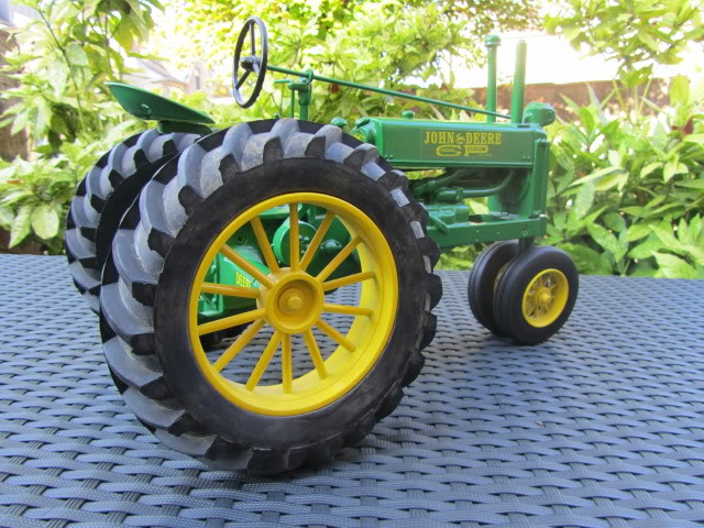 Les JOHN DEERE ...et autres miniatures de l'oncle Tom ! - Page 5 IMG_2817