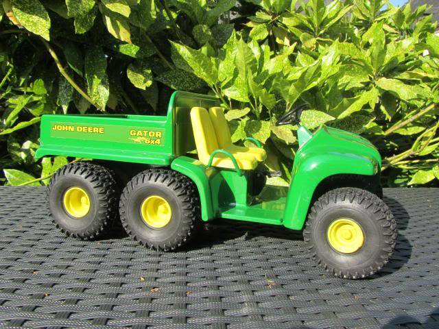 Les JOHN DEERE ...et autres miniatures de l'oncle Tom ! - Page 6 IMG_3477_zpsf528102a