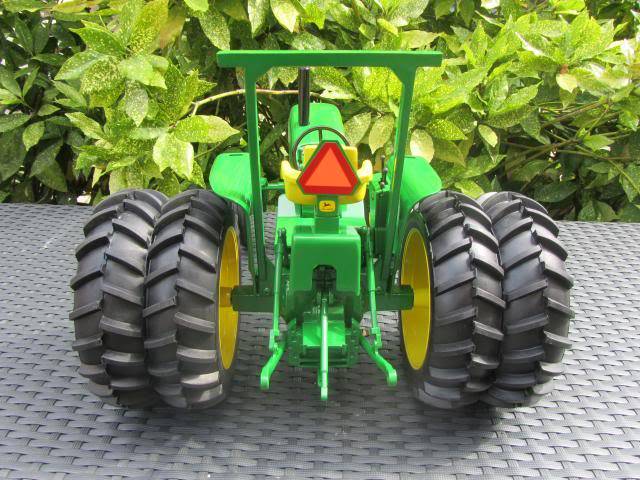 Les JOHN DEERE ...et autres miniatures de l'oncle Tom ! - Page 6 IMG_3823_zps52fd217a