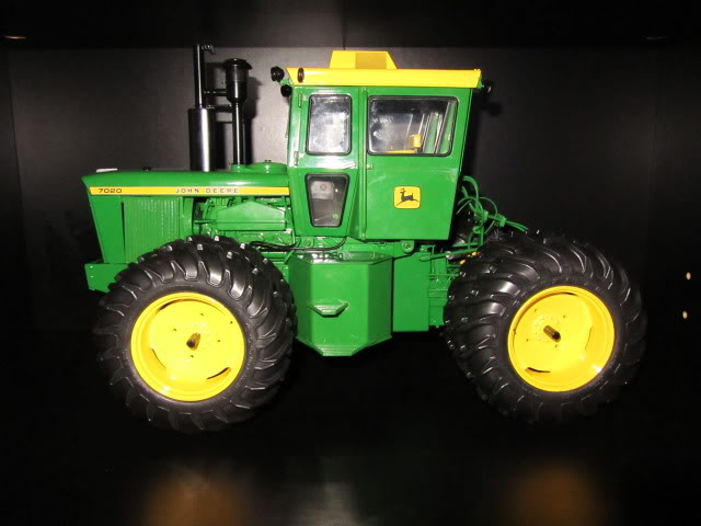 Les JOHN DEERE ...et autres miniatures de l'oncle Tom ! 37