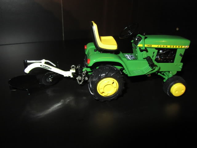 Les JOHN DEERE ...et autres miniatures de l'oncle Tom ! - Page 2 67