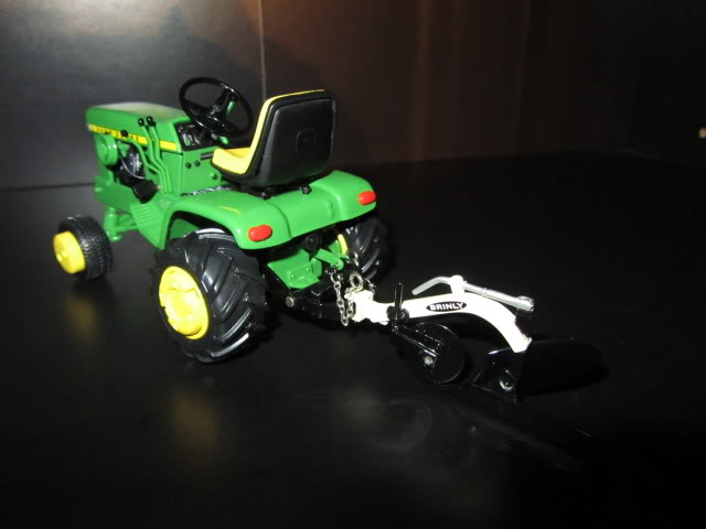 Les JOHN DEERE ...et autres miniatures de l'oncle Tom ! - Page 2 69