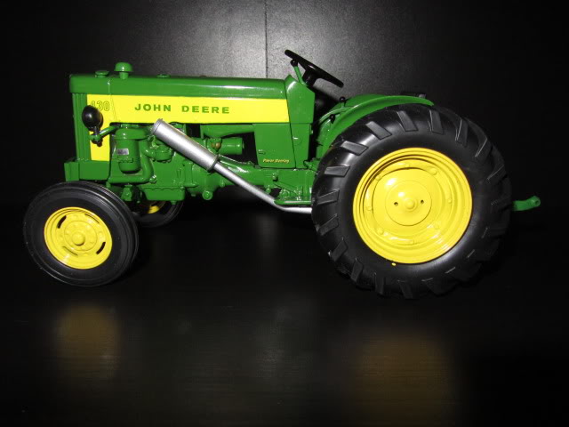 Les JOHN DEERE ...et autres miniatures de l'oncle Tom ! - Page 3 IMG_1929