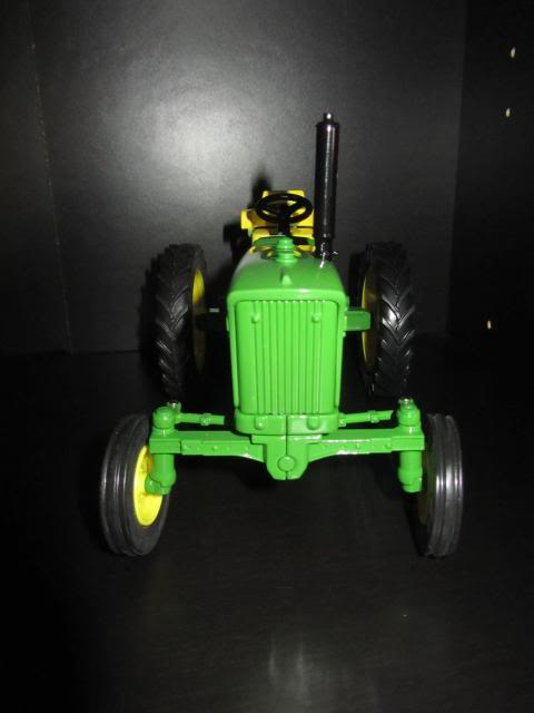 Les JOHN DEERE ...et autres miniatures de l'oncle Tom ! - Page 7 IMG_4058_zps726c5249