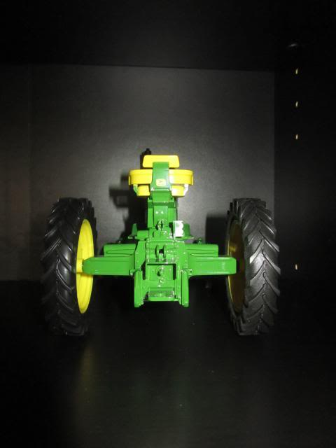 Les JOHN DEERE ...et autres miniatures de l'oncle Tom ! - Page 7 IMG_4060_zps5d394126