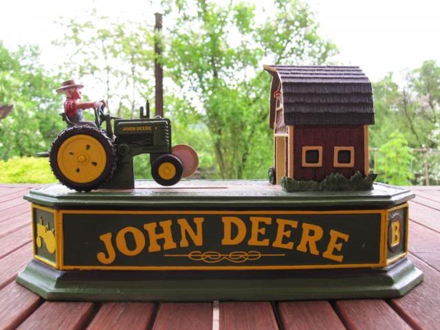 Les JOHN DEERE ...et autres miniatures de l'oncle Tom ! - Page 6 IMG_0106_zps9cd21e20