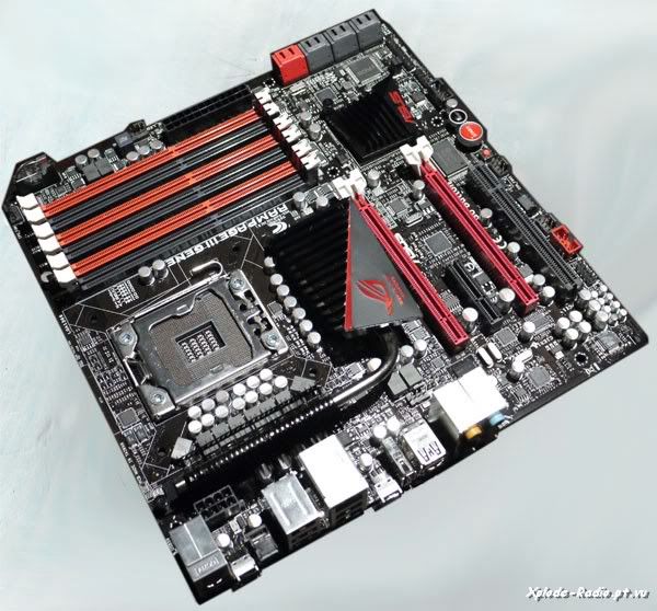 ASUS Shows Off ROG Rampage III Gene Motherboard 99a