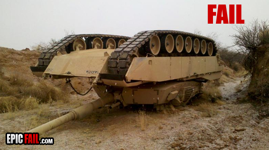 Chistes - Página 32 Tank-driver-fail-rollover