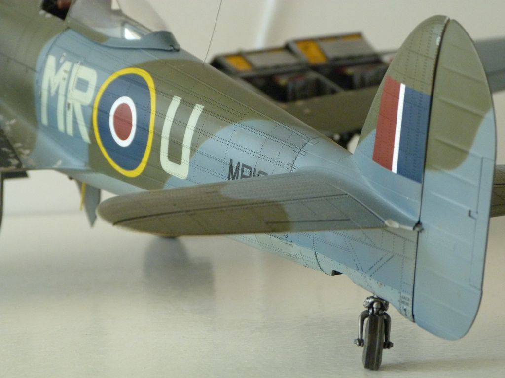 Hawker Typhoon Ib 1/24 P1040614_zpsilyhatbl