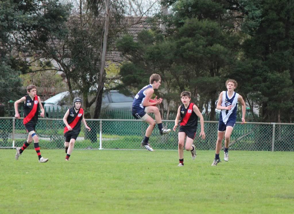 round 11 v west end U143_zps0839f437