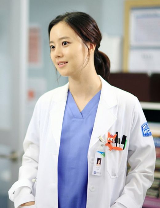 Moon Chae Won 문채원 GoodDoc9