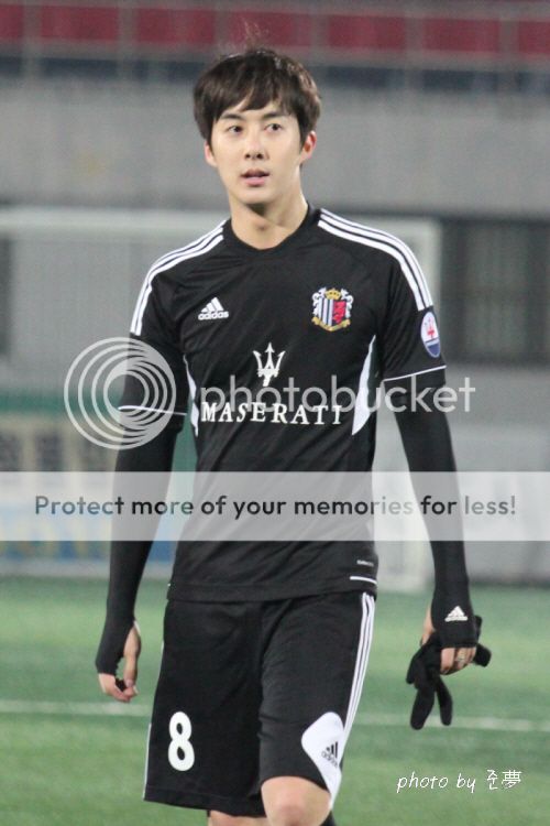 Футболистът Kim Hyung Jun от FC Avengers - Page 3 121126_5