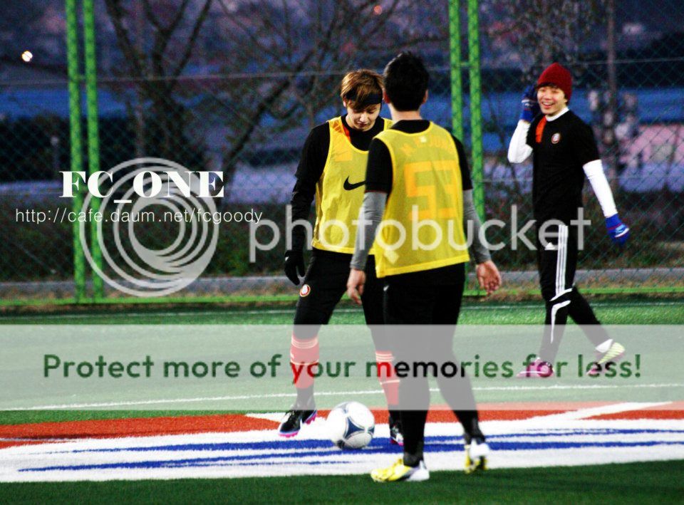 Heo Young Saeng - Football - Page 3 Occd6