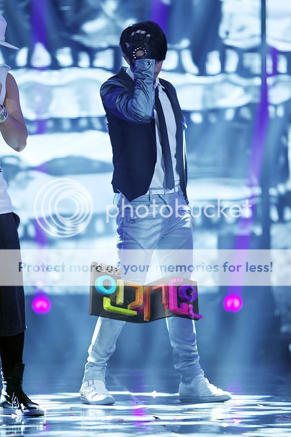 Young Saeng in Inkigayo 601226_333165560098734_1266811262_n