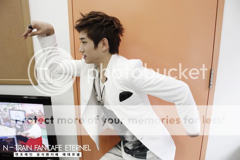 [PIC][CAFE] N-train @ Backstage Tumblr_lnrit3jgWZ1qi823s