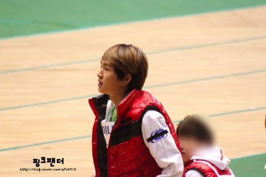 Onew's picture - Page 3 Mg4532