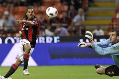 Blackburn đãi ngộ Ronaldinho phim cùng nguoi dep đón năm mới Ronaldinho2