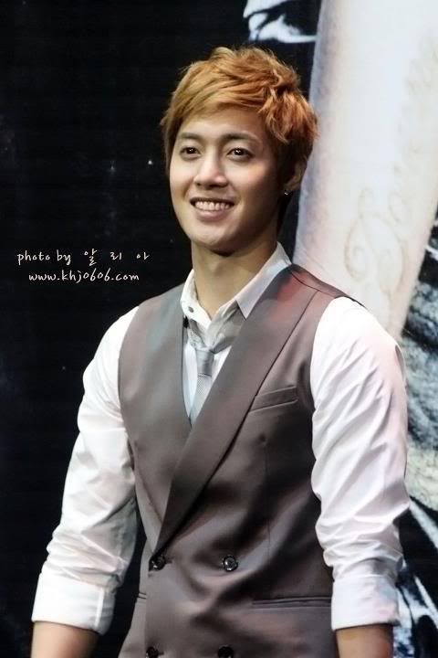 [HJL] BreakDown Hi-FIVE Event en Malasia (5)    301122_272497919443118_231614143531496_1187498_614513_n