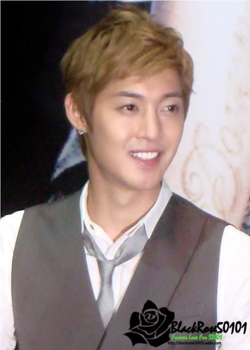 [HJL] BreakDown Hi-FIVE Event en Malasia (5)    301353_272505396109037_231614143531496_1187532_5203140_n