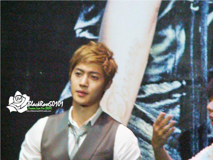 [HJL] BreakDown Hi-FIVE Event en Malasia (5)    301353_272505399442370_231614143531496_1187533_7343516_n