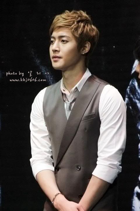 [HJL] BreakDown Hi-FIVE Event en Malasia (5)    307765_272497946109782_231614143531496_1187499_3850954_n