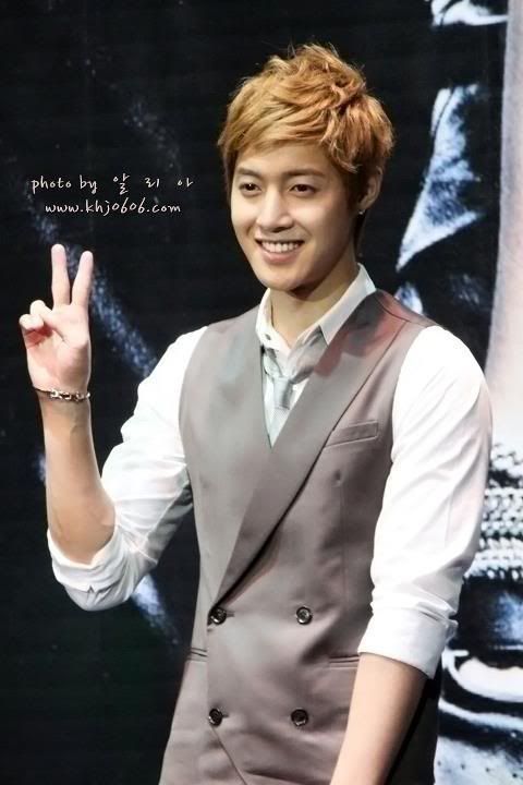 [HJL] BreakDown Hi-FIVE Event en Malasia (5)    307765_272497956109781_231614143531496_1187501_8338985_n