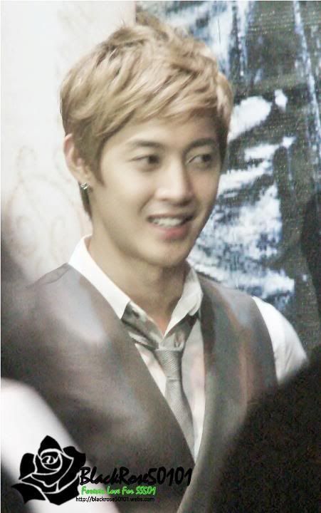 [HJL] BreakDown Hi-FIVE Event en Malasia (5)    313046_272505072775736_231614143531496_1187524_5029503_n