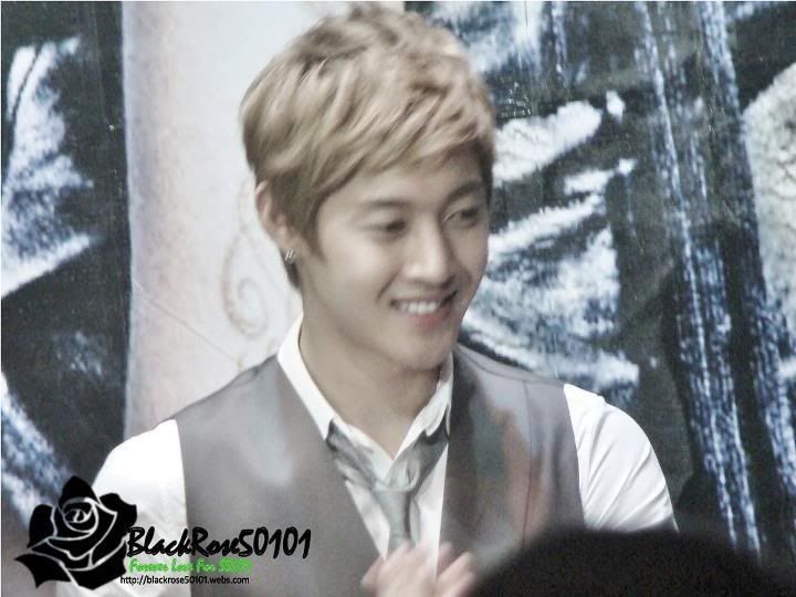 [HJL] BreakDown Hi-FIVE Event en Malasia (5)    313046_272505082775735_231614143531496_1187527_5056308_n