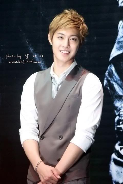 [HJL] BreakDown Hi-FIVE Event en Malasia (5)    316305_272497166109860_231614143531496_1187486_43351_n