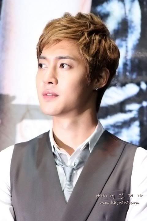 [HJL] BreakDown Hi-FIVE Event en Malasia (5)    316305_272497172776526_231614143531496_1187488_4410824_n