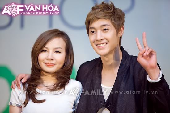 [HJL] Fansign Event in Vietnam Queen Plaza [12.08.11]  (2) 120811afamilyvanhoakhjhsd